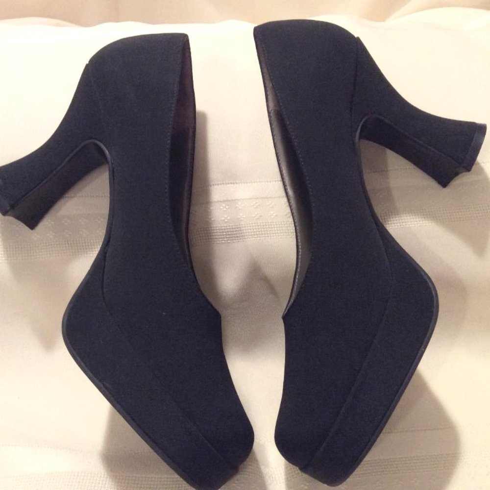 RAMPAGE Black matte 1" platform pumps; 4" curvy block heels; NWOT SIze 8.5 M. - Picture 1 of 7